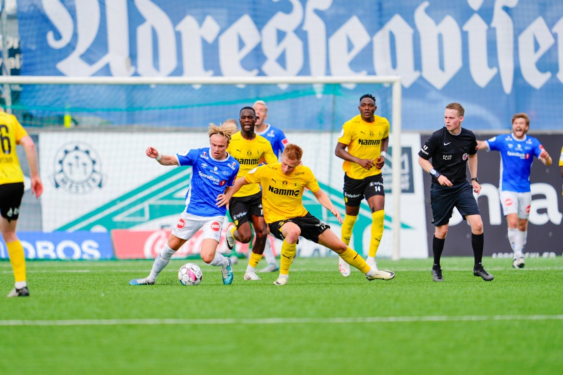 Oliver Holden i duell mot Raufoss 16.juni 24