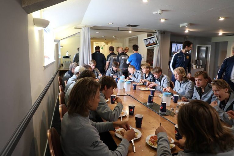 lunsj med Motherwell
