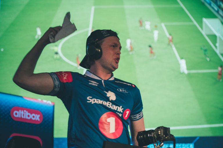 Sondre-Voktor-eserien-jubel-feiring-2019-finaler